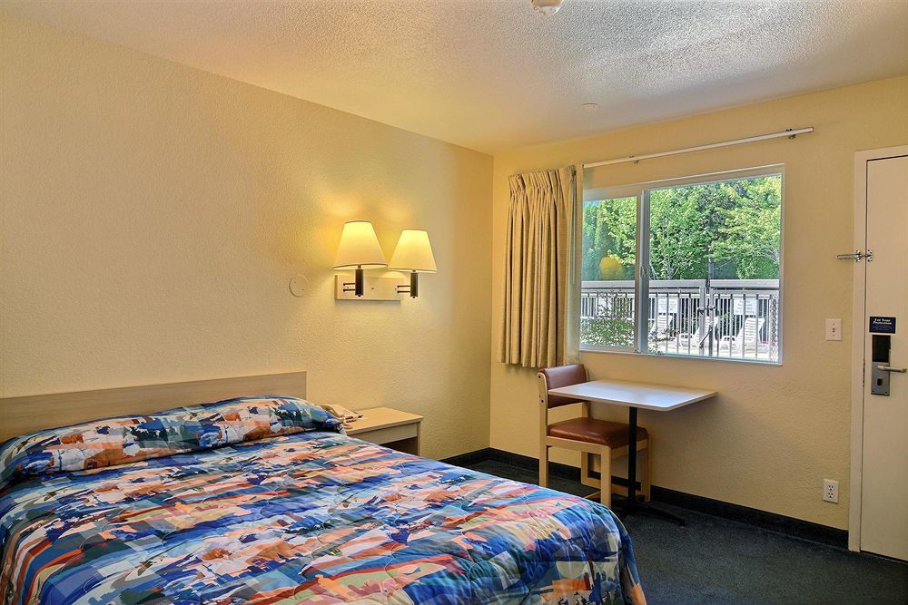 Motel 6-Issaquah, Wa - Seattle - East Екстер'єр фото